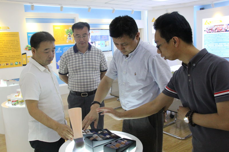 辽阳市委常委、常务副市长张震到pp电子集团调研指导